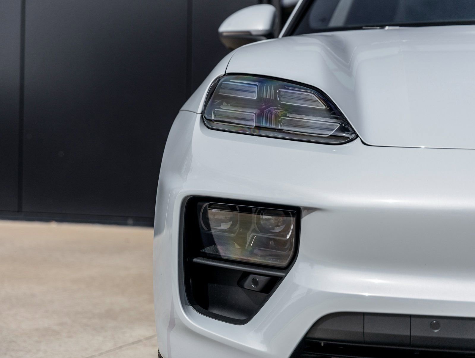 New 2026 Porsche Macan Electric RWD image 19