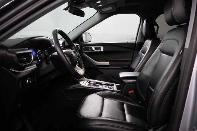 Used 2024 Ford Explorer XLT w/ Equipment Group 202A image 12