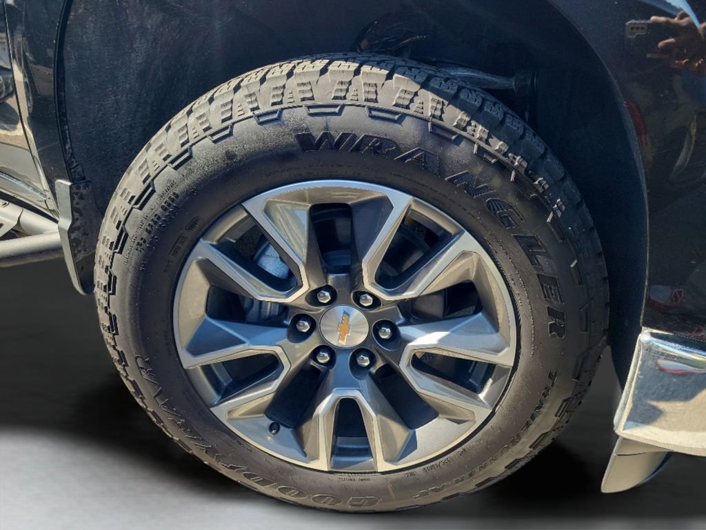 Used 2025 Chevrolet Silverado 1500 LT image 4