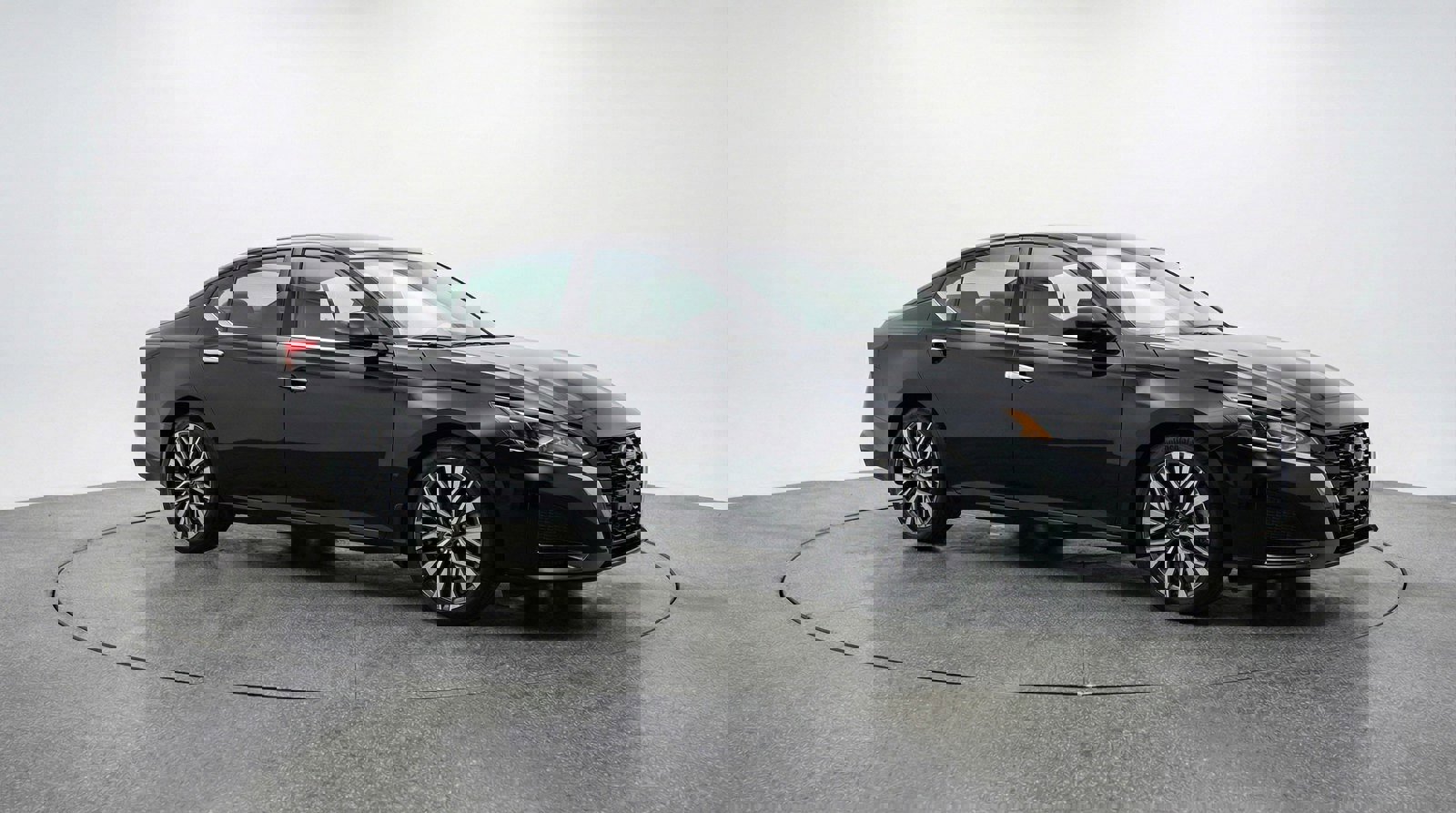 Used 2025 Nissan Altima 2.5 SV image 1