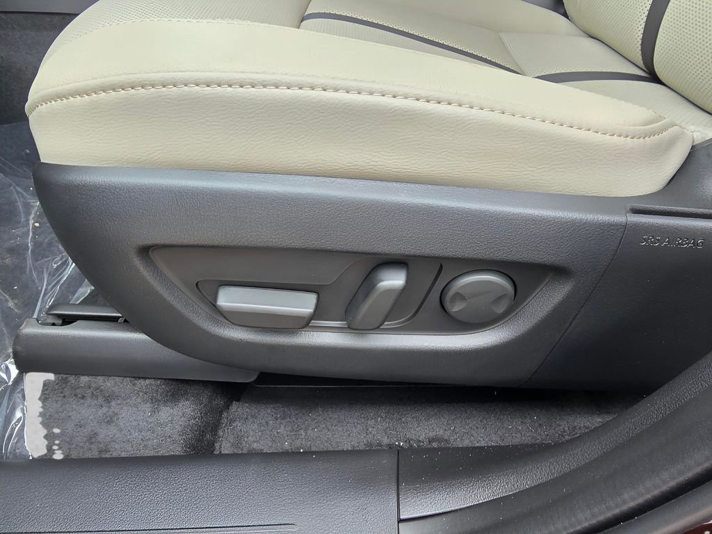 New 2025 MAZDA CX-90 Plug-In Hybrid w/Premium Sport image 16
