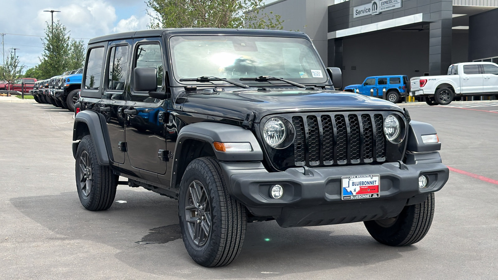 Used 2024 Jeep Wrangler Unlimited Sport AWD/4WD image 3