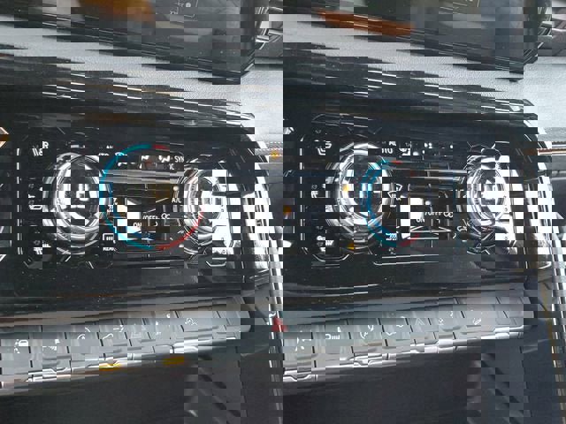 New 2026 GMC Sierra 1500 AT4 w/ AT4 Premium Package AWD/4WD image 24