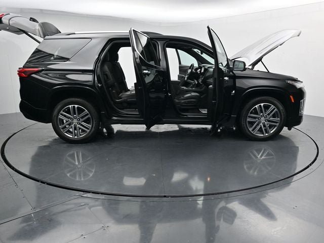 Used 2023 Chevrolet Traverse High Country AWD/4WD image 44