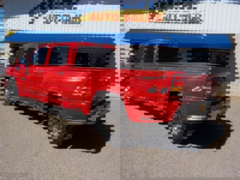 Used 2005 GMC Sierra 3500 SLE w/ Heavy-Duty Power Package image 5