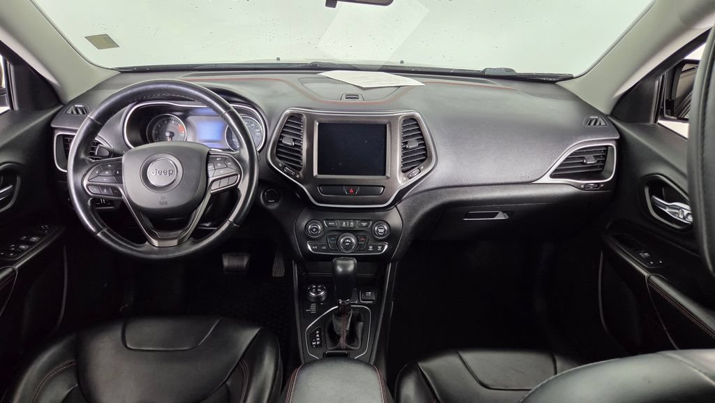 Used 2020 Jeep Cherokee Trailhawk AWD/4WD image 34