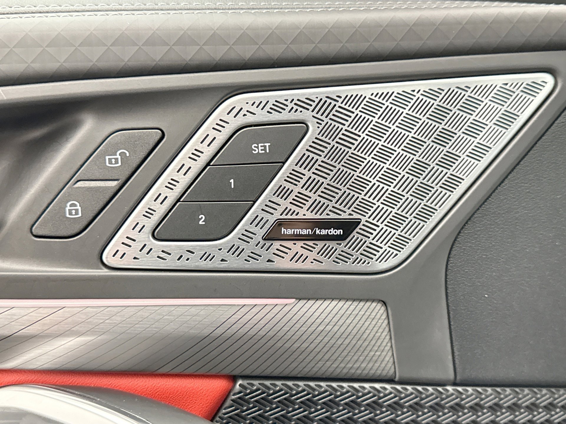 Used 2025 BMW X2 M35i w/ Premium Package image 17