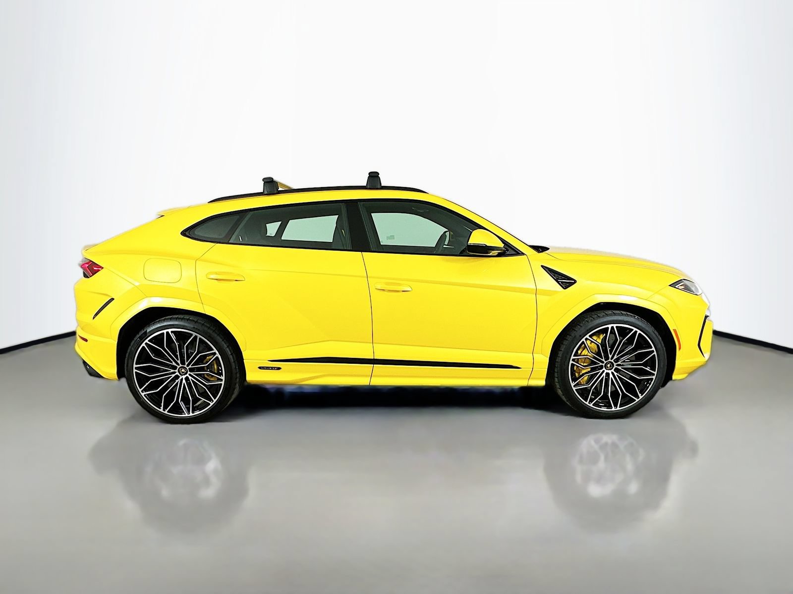 Used 2025 Lamborghini Urus SE AWD/4WD image 4