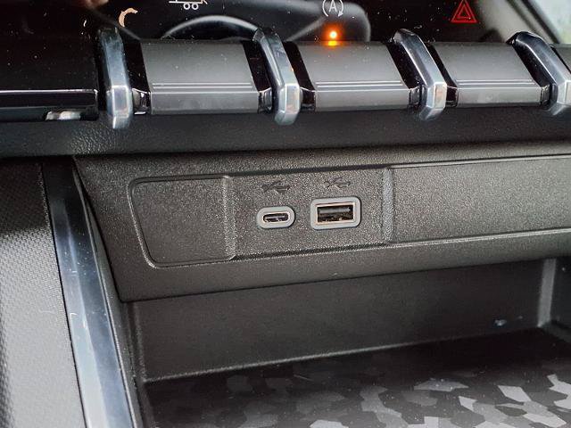 New 2026 GMC Canyon Elevation w/ Convenience Package RWD image 8