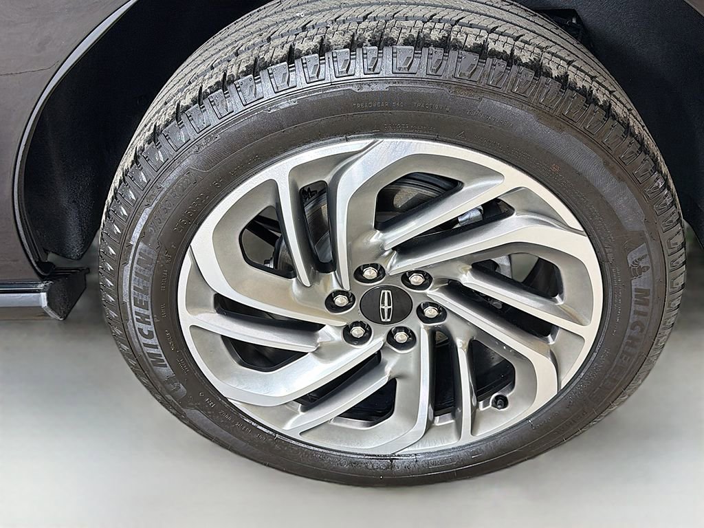 Used 2025 Lincoln Navigator Reserve image 21