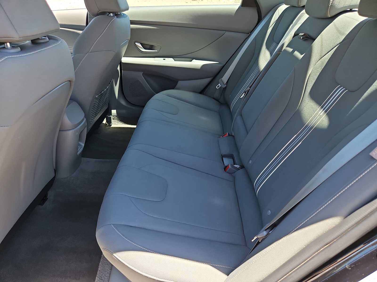 Certified 2025 Hyundai Elantra SEL FWD image 19