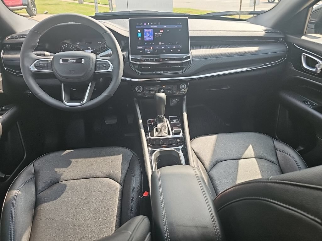 Certified 2026 Jeep Compass Limited AWD/4WD image 3