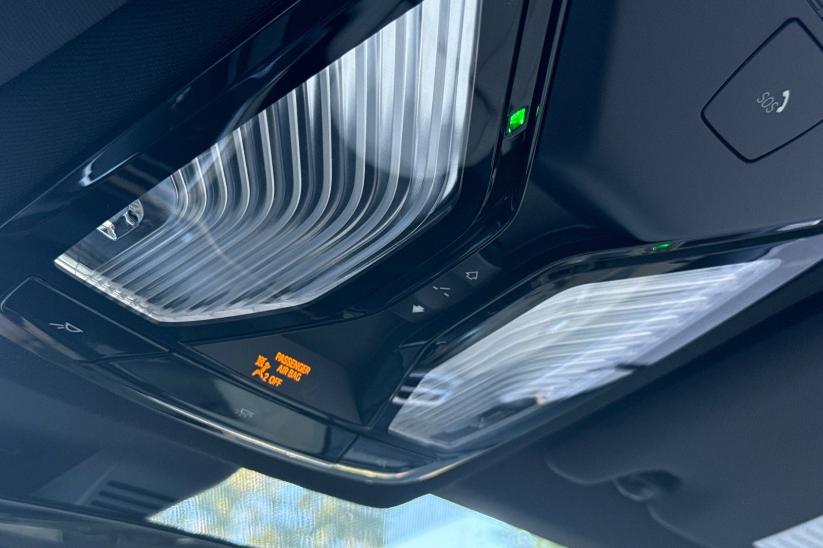 Used 2025 BMW 330i Sedan w/ Premium Package image 22