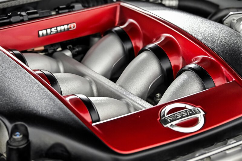 Used 2017 Nissan GT-R NISMO AWD/4WD image 39