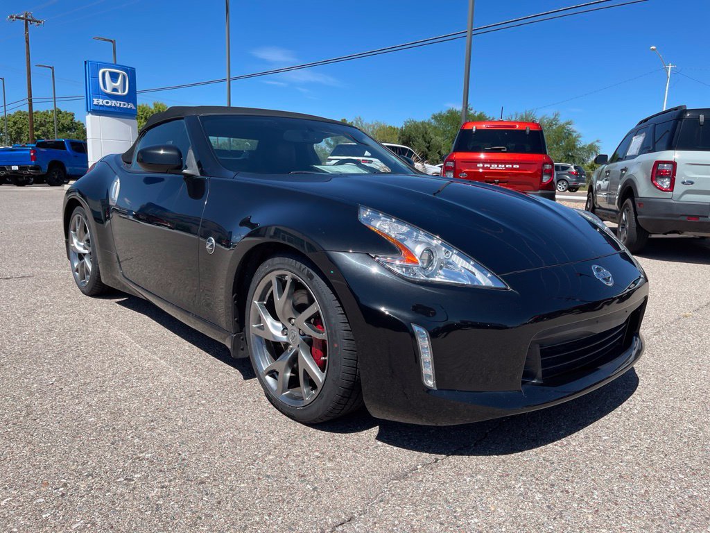 Used 2015 Nissan 370Z Touring Sport RWD image 8