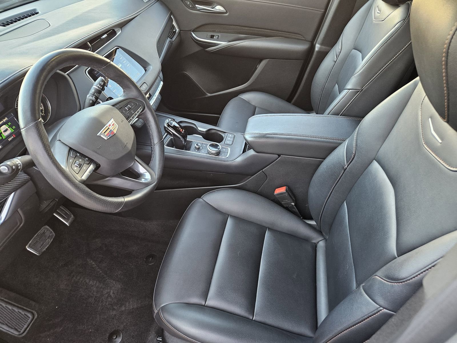 Certified 2023 Cadillac XT4 Sport w/ LPO, Onyx Lite Package image 16