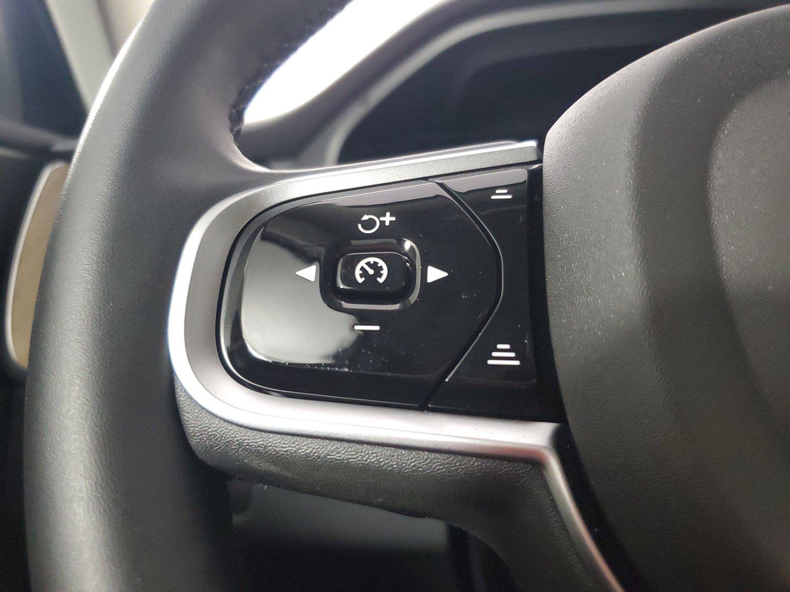 Certified 2026 Volvo XC60 B5 Core AWD/4WD image 25