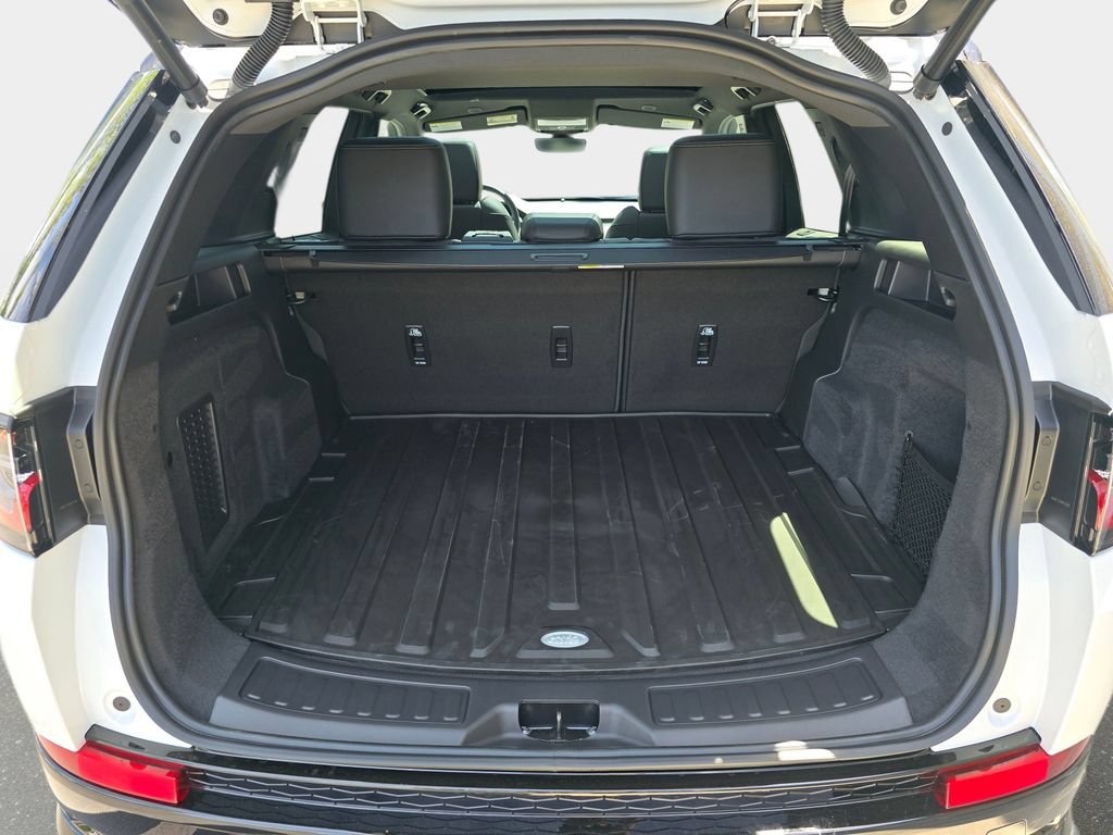 New 2026 Land Rover Discovery Sport Landmark AWD/4WD image 12