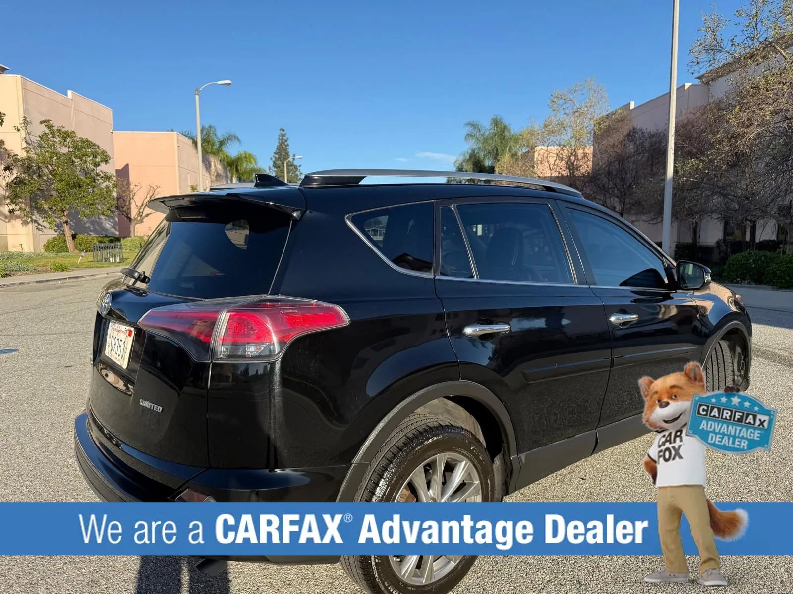 Used 2018 Toyota RAV4 Limited FWD image 13
