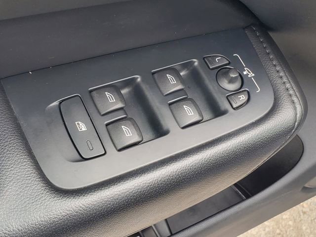 Certified 2023 Volvo XC60 B5 Core w/ Climate Package image 12