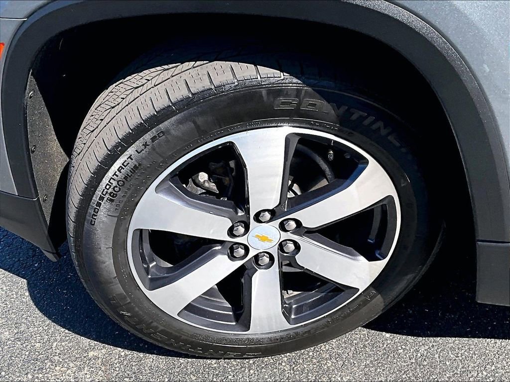 Used 2023 Chevrolet Traverse LT w/ LT Premium Package AWD/4WD image 7