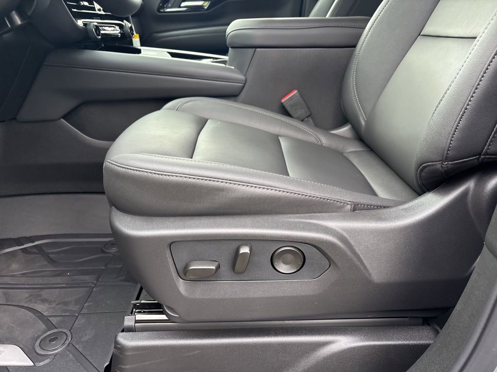 New 2026 Chevrolet Suburban LT w/ Comfort Package image 11