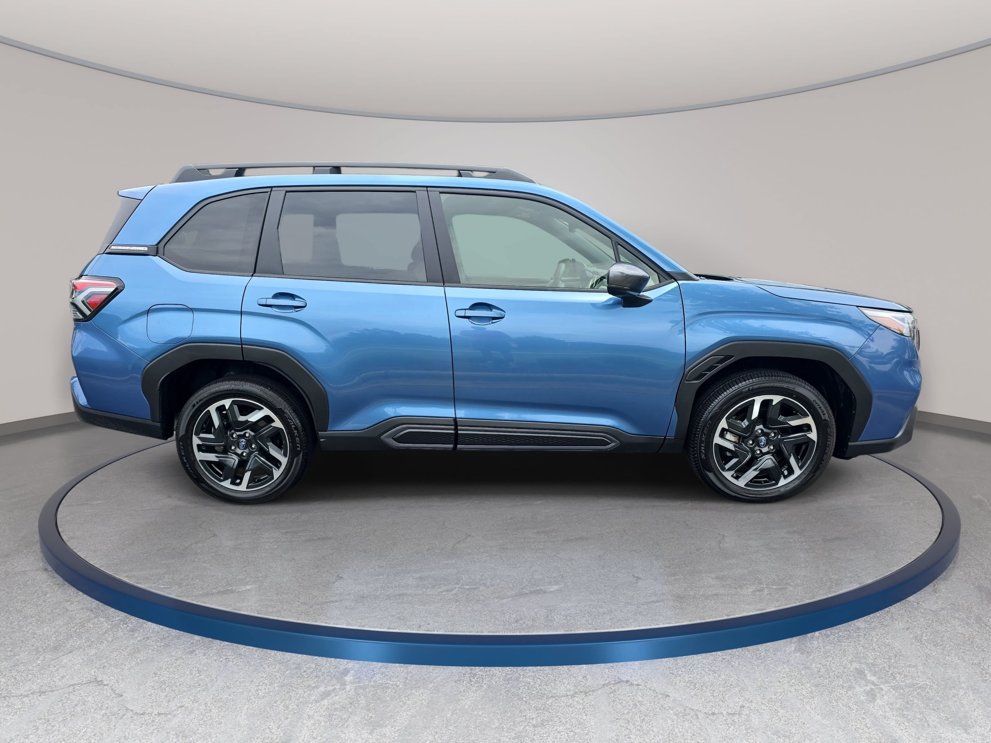 Used 2025 Subaru Forester Limited AWD/4WD image 4