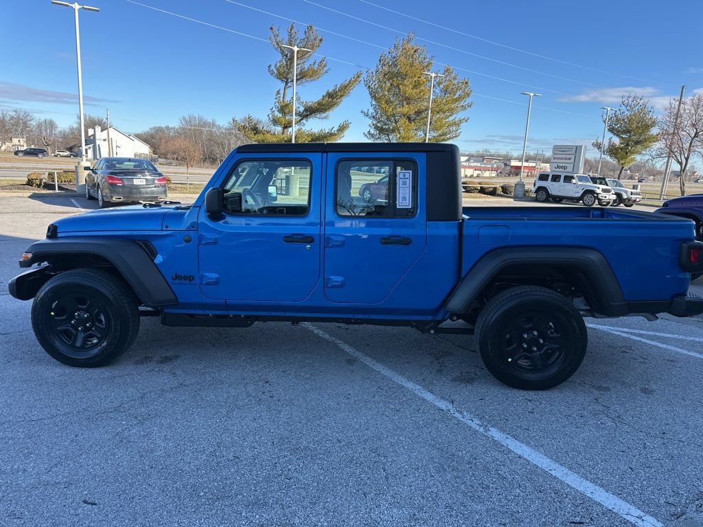 New 2026 Jeep Gladiator Sport AWD/4WD image 18