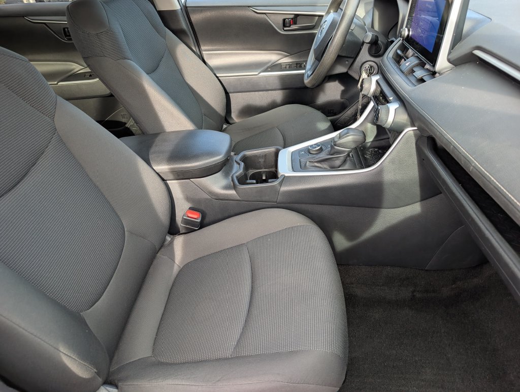 Used 2024 Toyota RAV4 LE AWD/4WD image 12