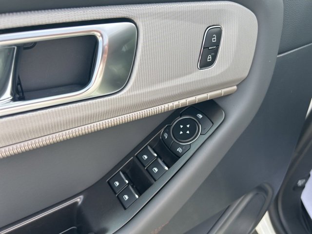 New 2025 Ford Explorer Active image 20