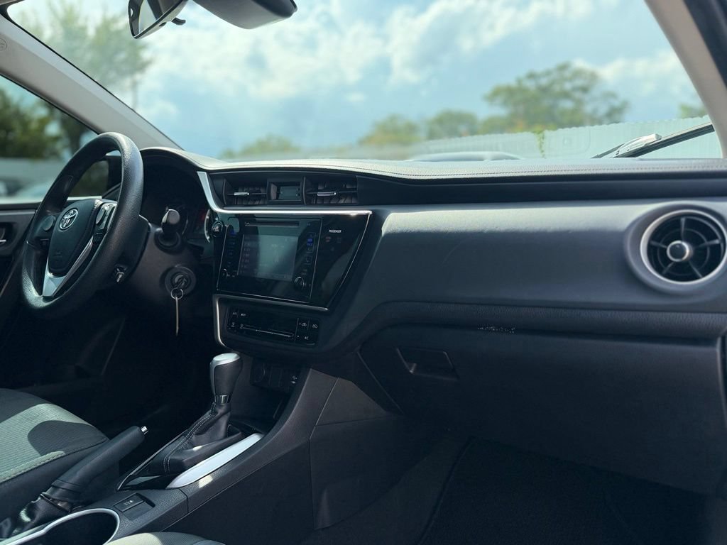 Used 2017 Toyota Corolla LE FWD image 14