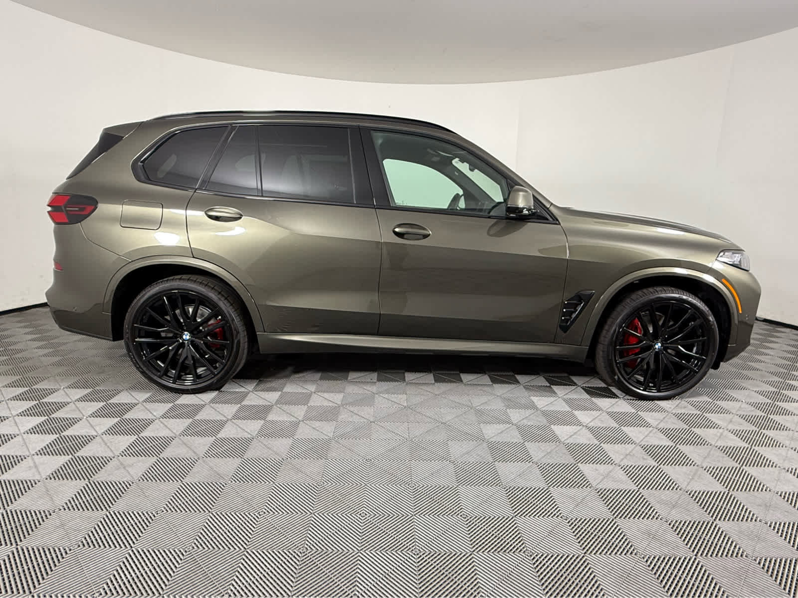 New 2026 BMW X5 xDrive40i w/ M Sport Package image 4
