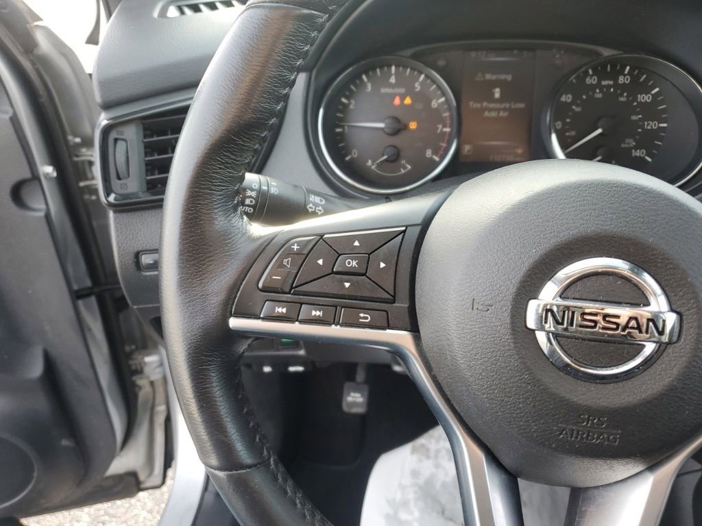 Used 2017 Nissan Rogue Sport SL w/ SL Premium Package image 18