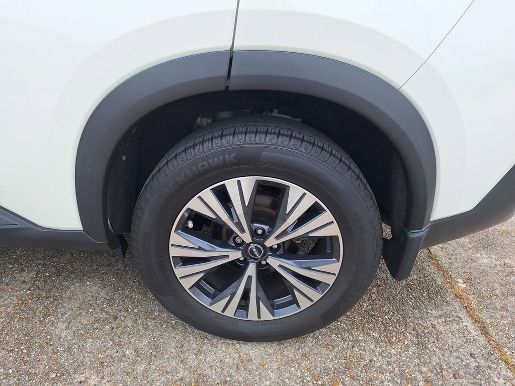 Used 2023 Nissan Rogue SV image 25