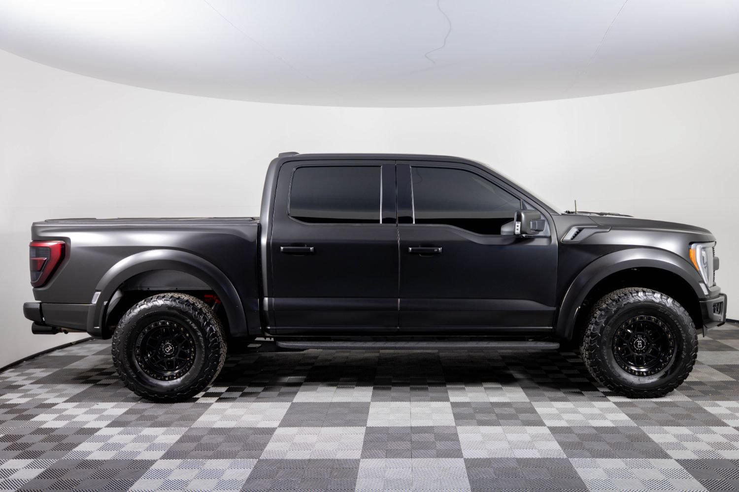 Used 2023 Ford F150 Raptor AWD/4WD image 9