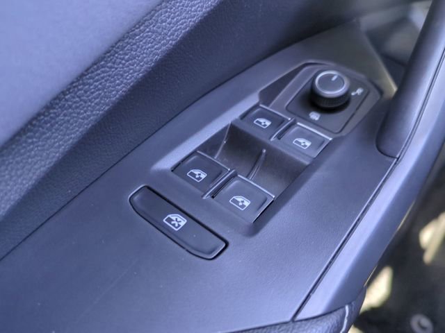 Used 2025 Volkswagen Jetta SE image 28