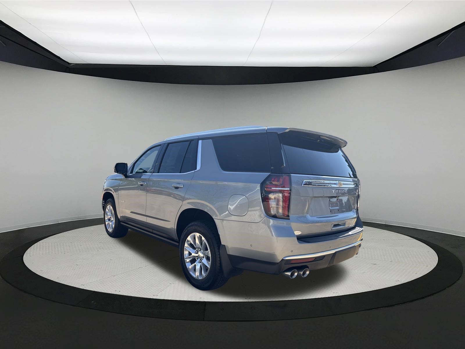 Used 2024 Chevrolet Tahoe Premier w/ Advanced Technology Package AWD/4WD image 3