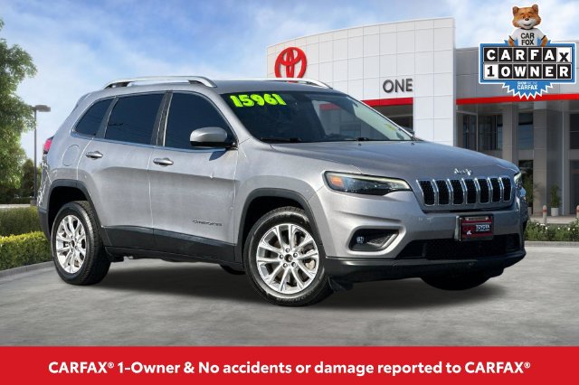 Used 2019 Jeep Cherokee Latitude w/ Popular Appearance Group FWD image 2