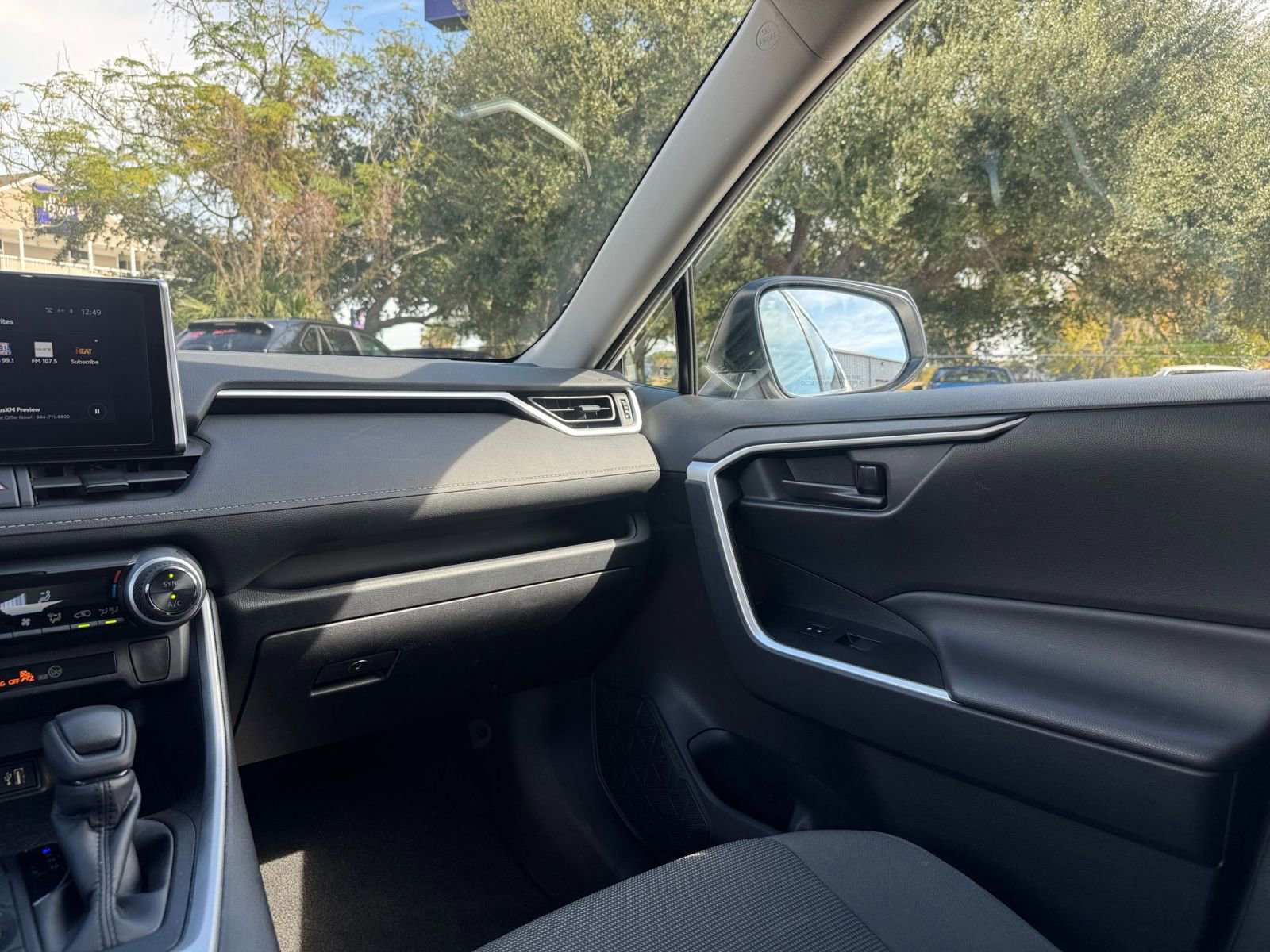 Used 2025 Toyota RAV4 LE image 34