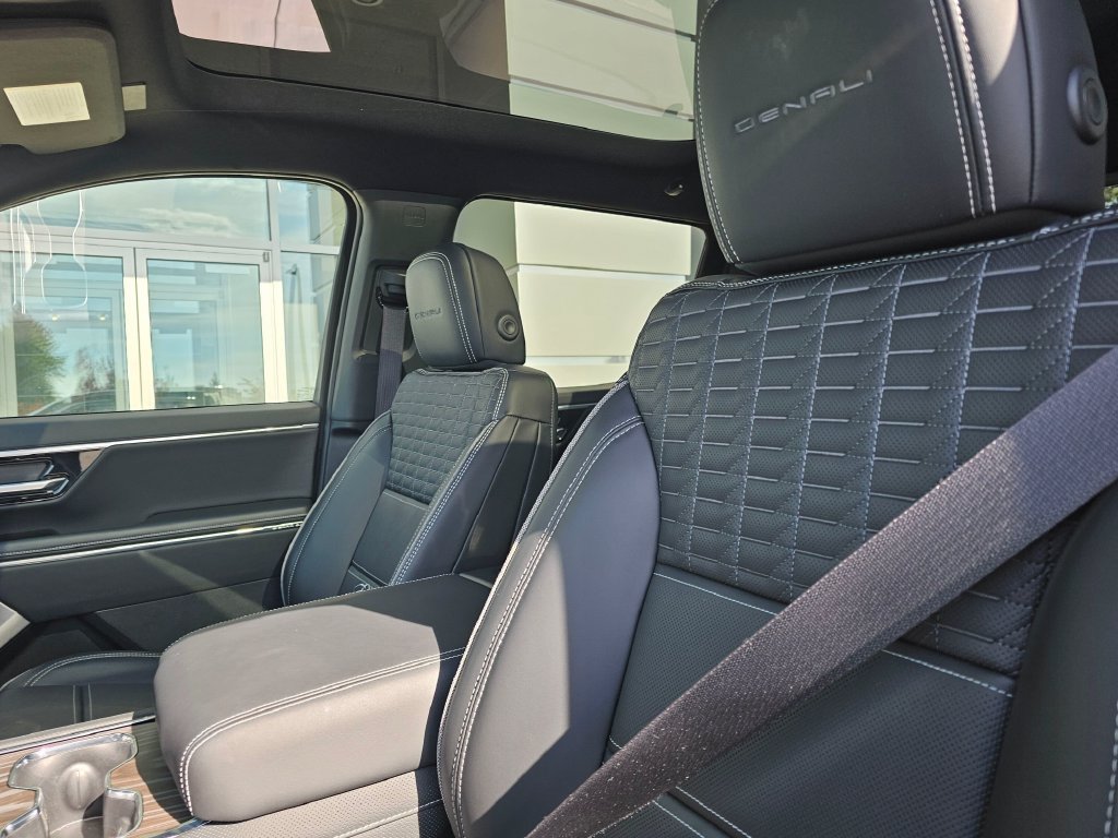 Used 2026 GMC Sierra EV Denali AWD/4WD image 25