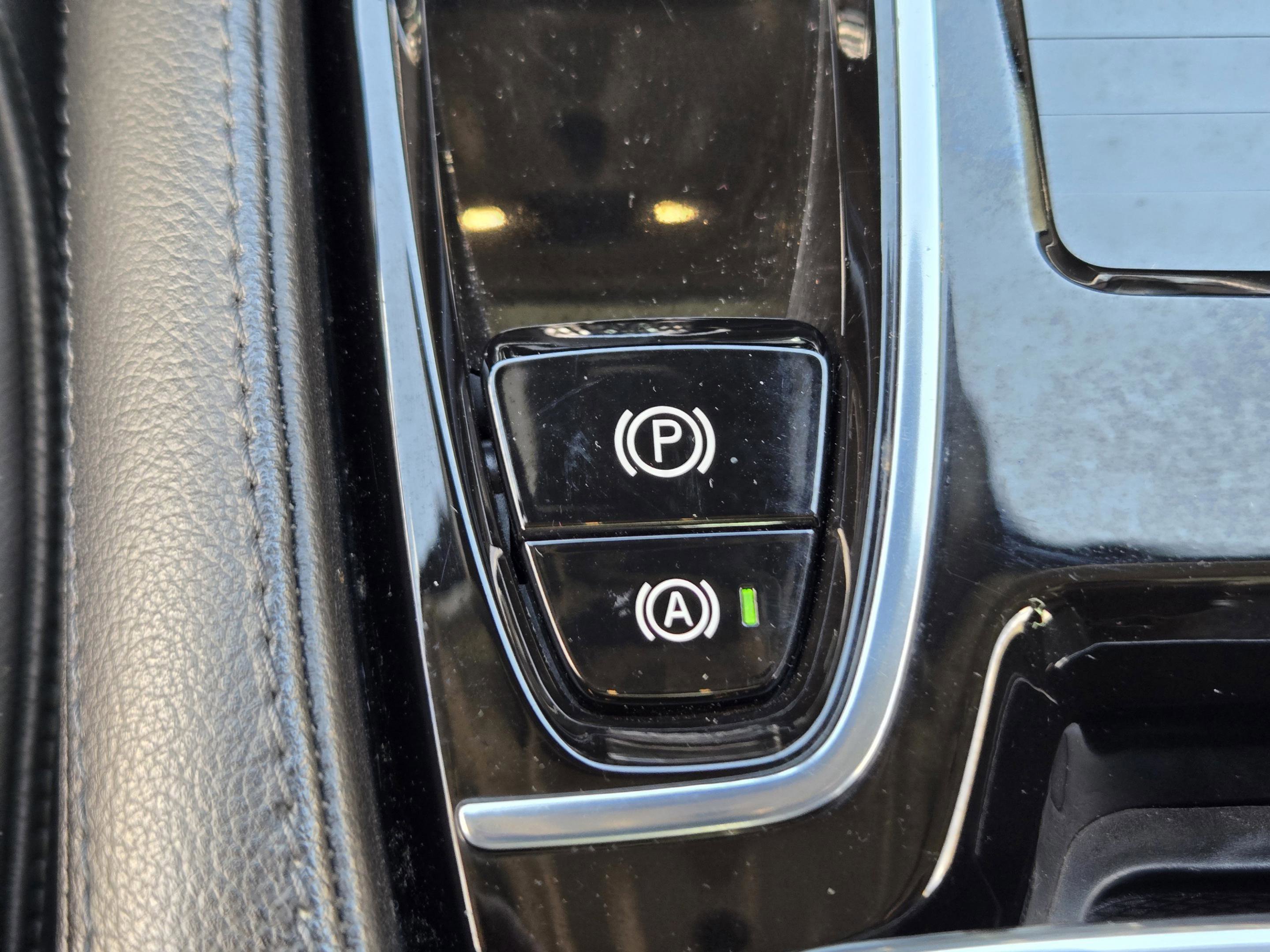 Used 2022 Volvo S60 T8 R-Design Expression w/ Premium Package image 18