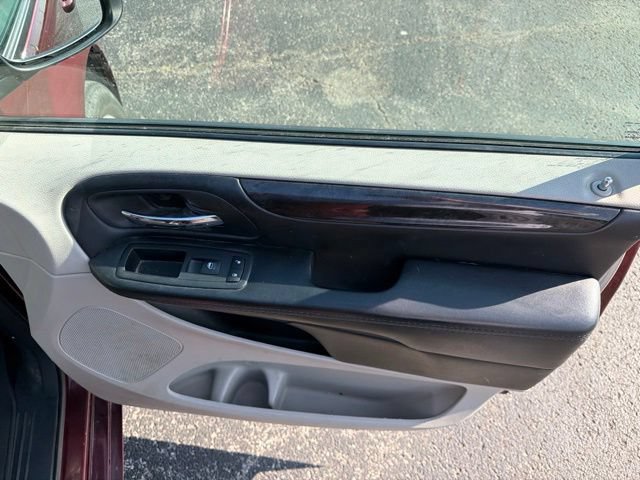Used 2018 Dodge Grand Caravan SE w/ UConnect Hands-Free Group FWD image 31