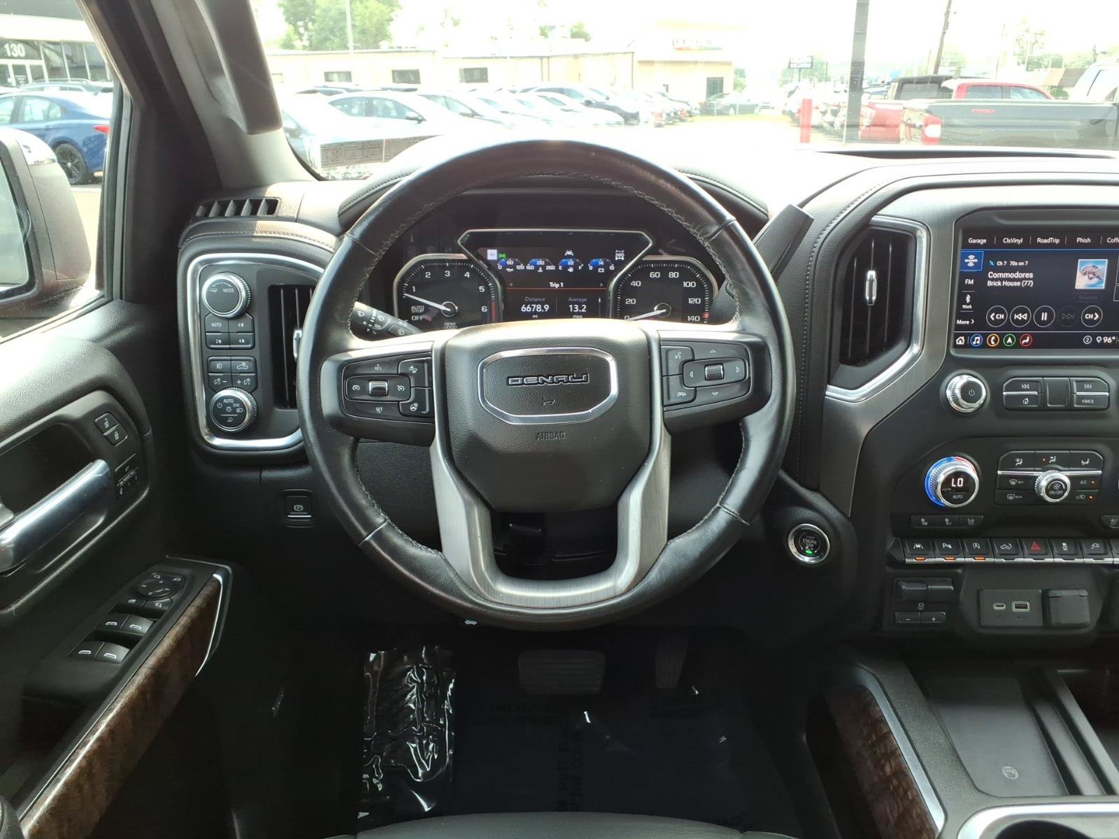 Used 2020 GMC Sierra 1500 Denali w/ Technology Package AWD/4WD image 13