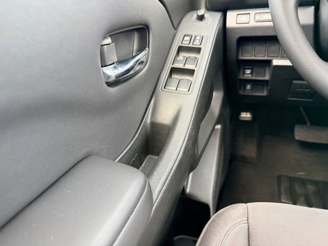 Used 2022 Nissan Frontier SV image 27