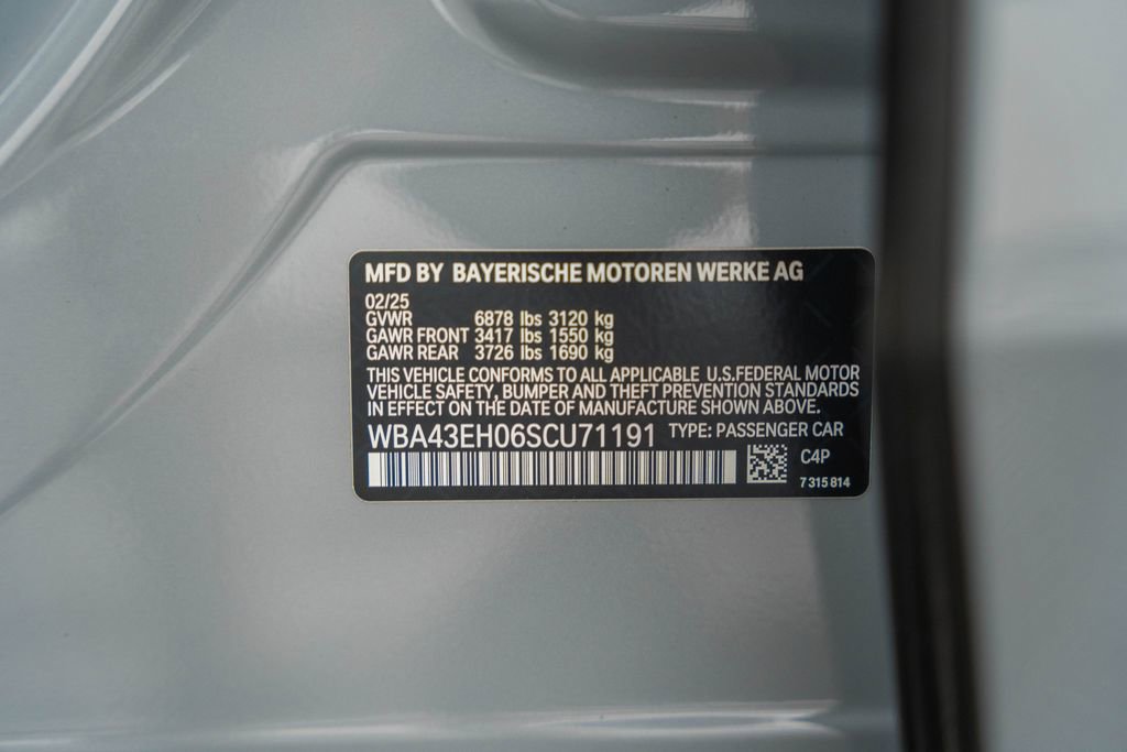 Used 2025 BMW 750e xDrive image 45