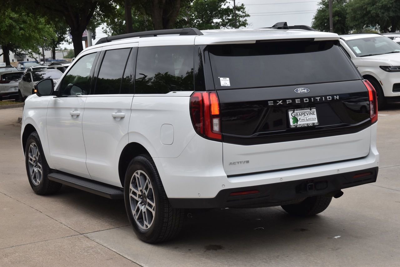 Certified 2025 Ford Expedition Active image 10