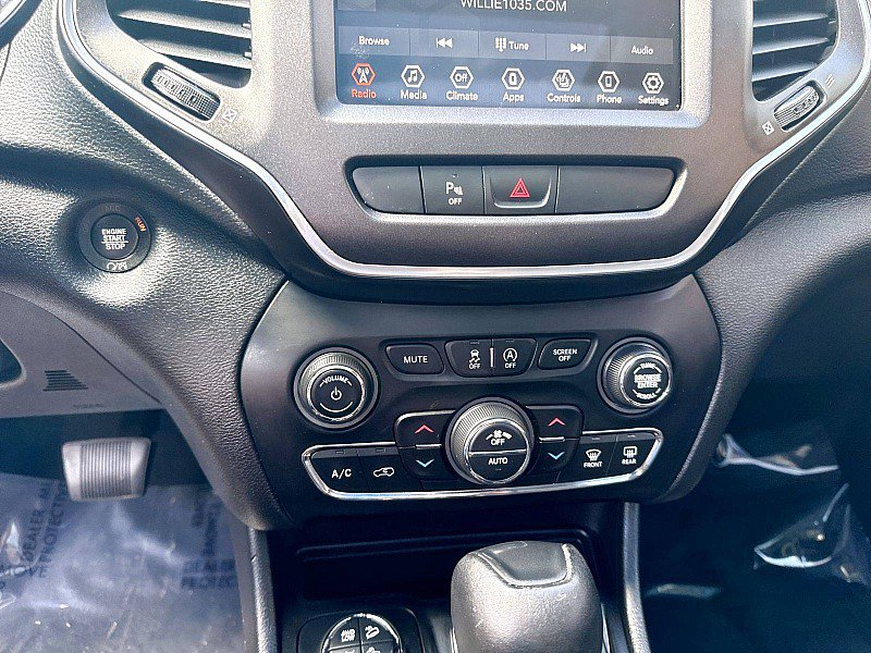 Used 2021 Jeep Cherokee Trailhawk AWD/4WD image 15