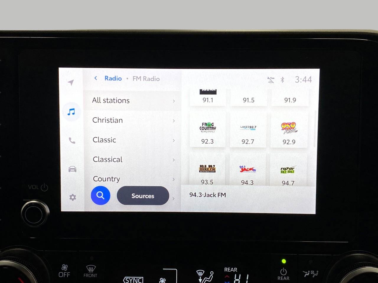 Used 2023 Toyota Highlander L image 21