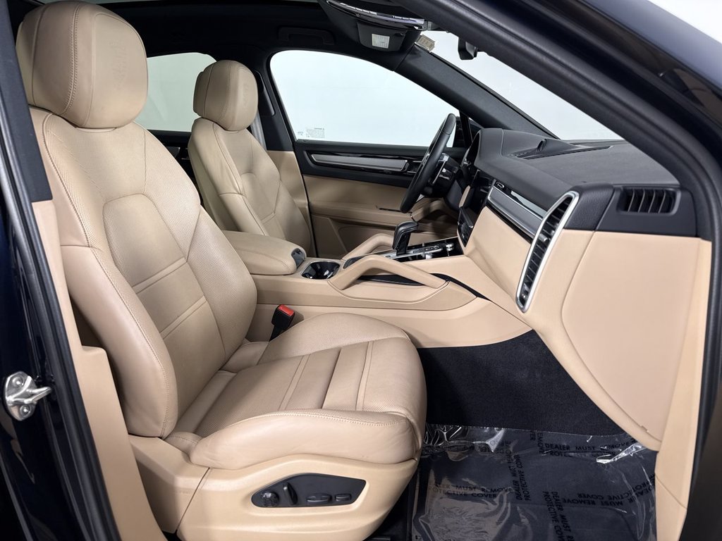 Certified 2023 Porsche Cayenne Platinum Edition AWD/4WD image 23