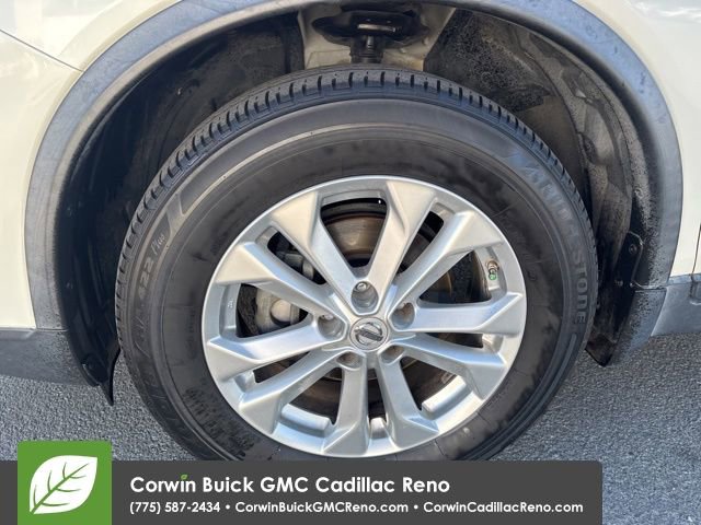 Used 2016 Nissan Rogue SV w/ SV Premium Package image 38